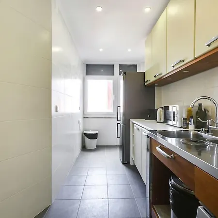 Elegant 3bed 2bath In Central Apartment *