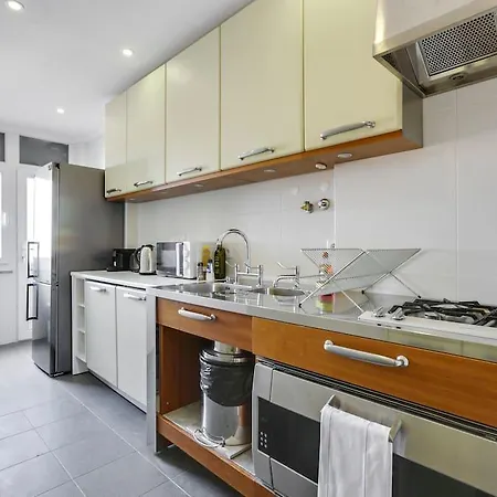 Apartment Elegant 3bed 2bath In Central *
